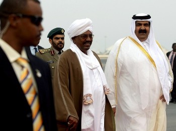Bashir with Emir of Qatar