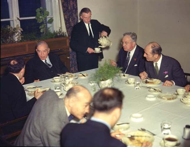 D0006-02_King-mit-Mitgliedern-IMT