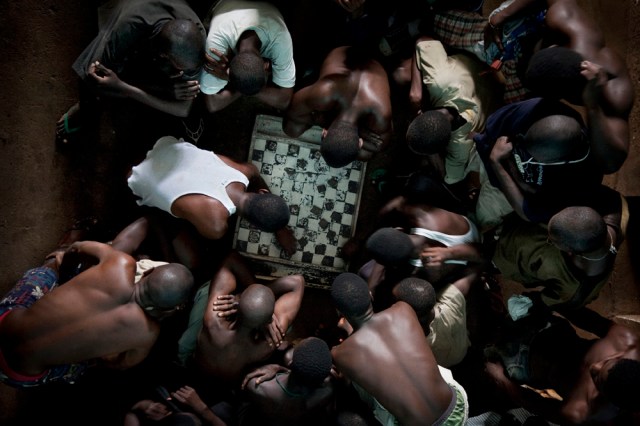 Prisoners in Freetown, Sierra Leone (Photo: Fernando Moleres / Panos / laif)
