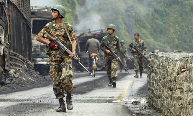Government troops on a patrol in 2005 (Photo: Gurinder Osan / AP)