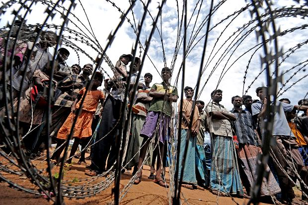 Internally displaced persons in Sri Lanka, 2009. (Photo: Joe Klamar / AFP / Getty Images)