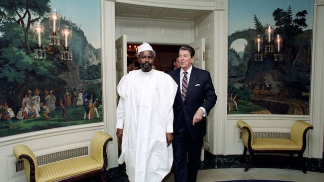 Former US President Ronald Reagan and Hissene Habre (Photo:  Jean-Louis Atlan / Sygma / Corbis)