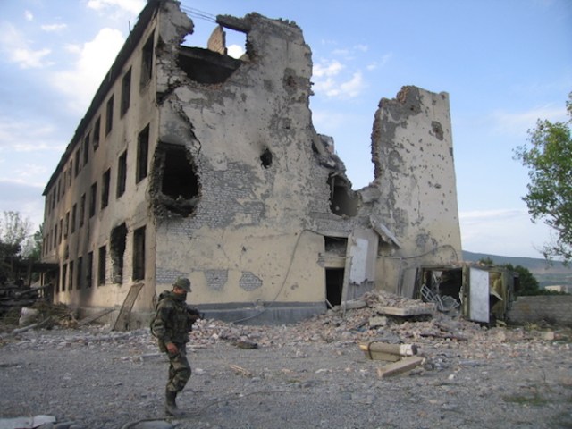  A destroy building in Georgia during its 2008 war with Russia (Photo: photo: Dmitrij Steshin / Wikimedia)